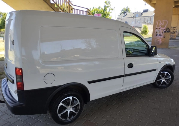 Opel Combo cena 7900 przebieg: 220000, rok produkcji 2004 z Kutno małe 407